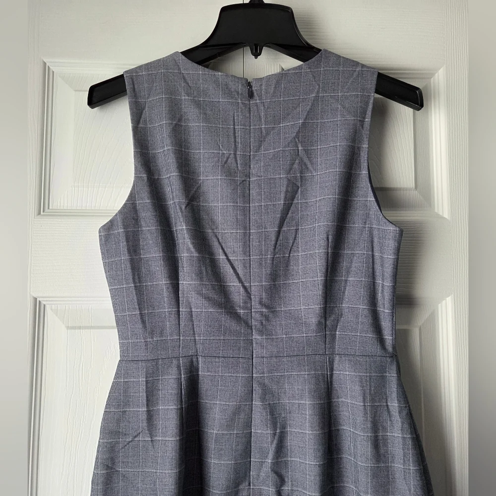 NWT Banana Republic Gray Checkered Sheath Dress Size 6P - Picture 7 of 10